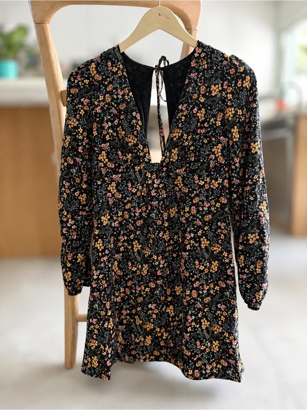 Forever 21 Boho Black Floral Deep V-Neck Mini Dress Size Small